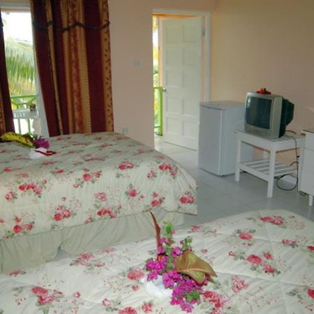 Our Past Time Hotel Negril Rum bild