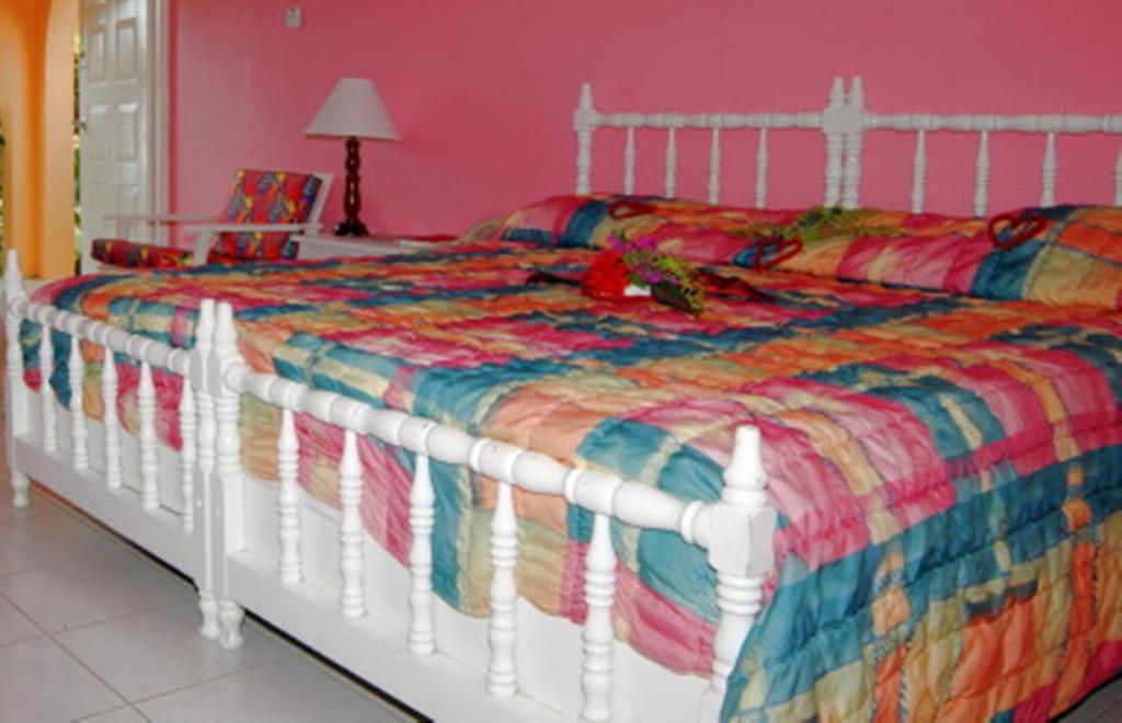 Our Past Time Hotel Negril Rum bild