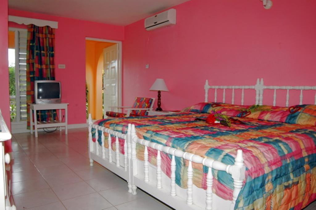 Our Past Time Hotel Negril Rum bild